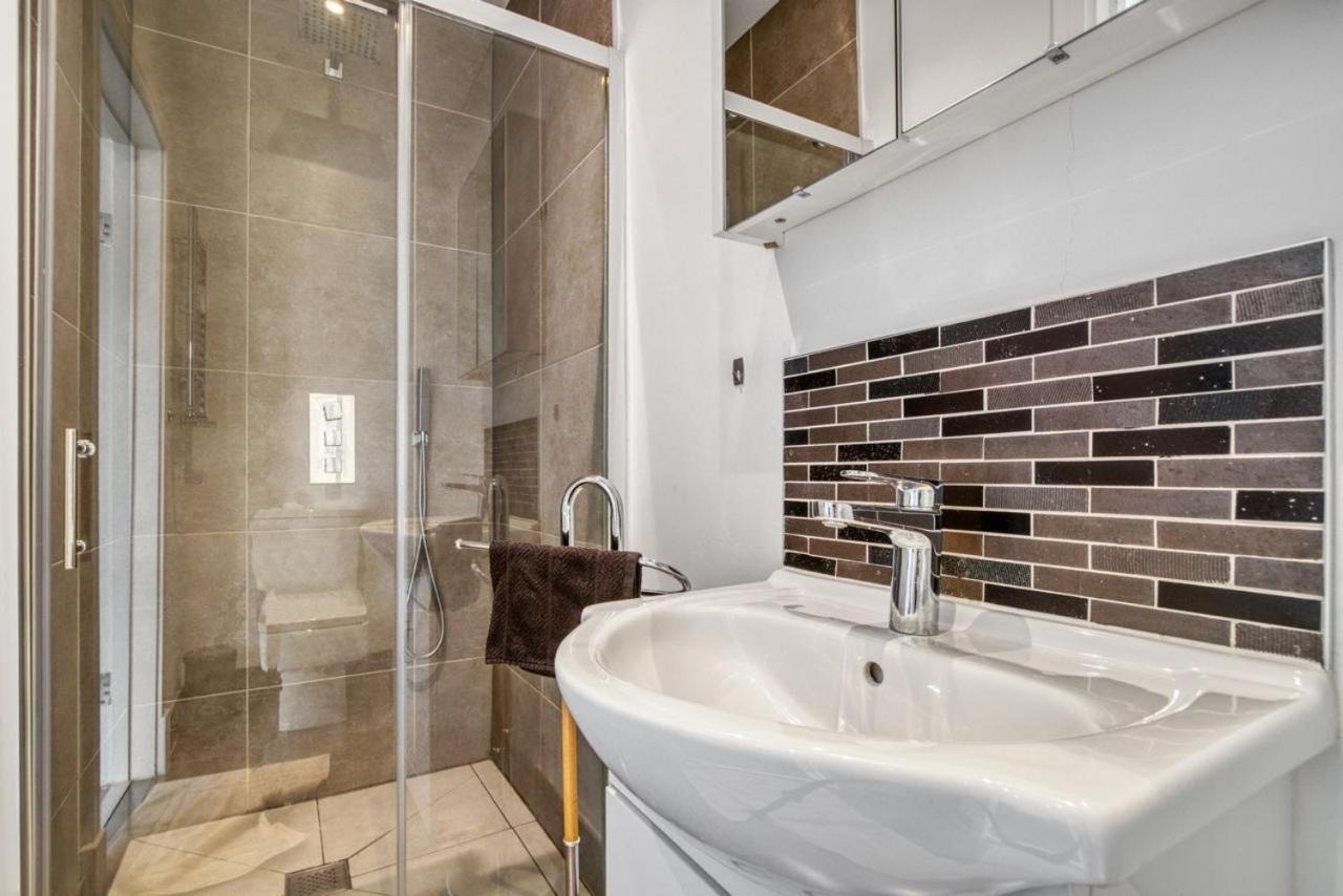 شقة Luxurious Hidden Gem In Wandsworth لندن المظهر الخارجي الصورة