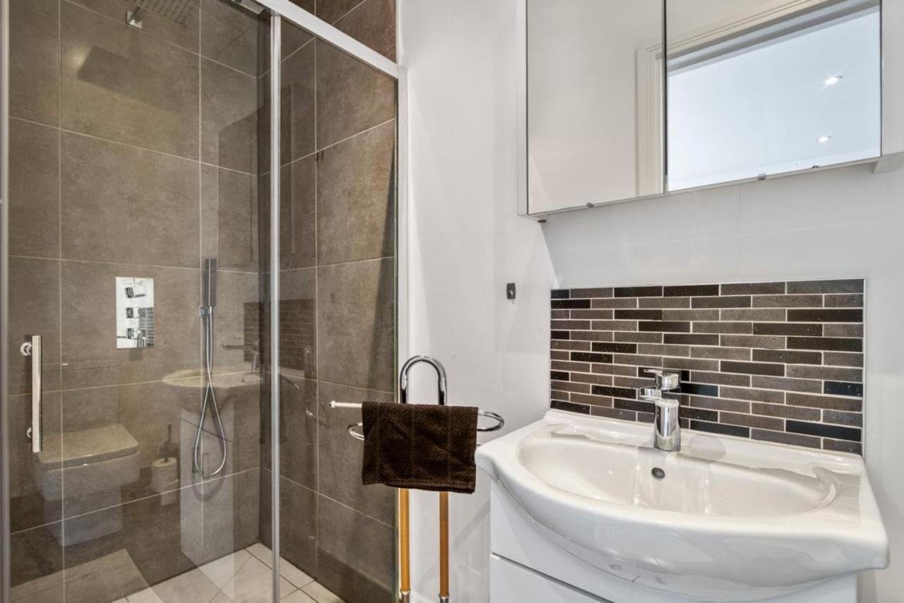 شقة Luxurious Hidden Gem In Wandsworth لندن المظهر الخارجي الصورة